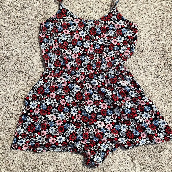 H&M (divided) flower dress romper - Picture 4 of 4